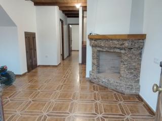 Rez-de-chaussée à Villaluenga del Rosario. Apartamento plana baja  con patio