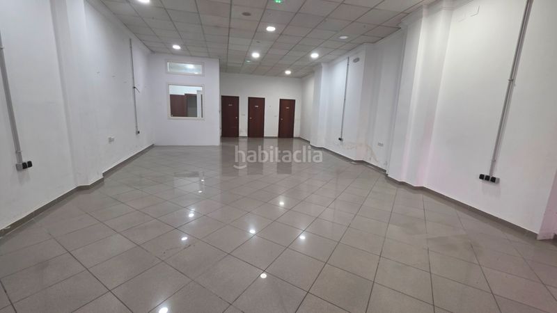 Foto b3decddb-697b-4179-8caa-d738b479ab7d. Local comercial a Ubrique