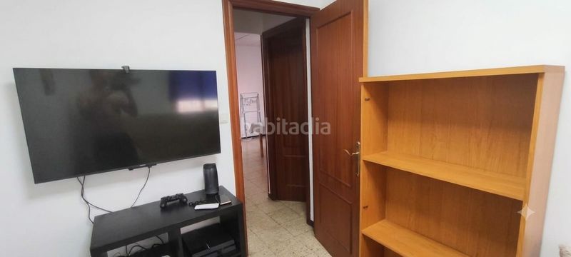 Foto efb1ba0e-a8d3-430a-b80b-666a35ebe135. Pis a Centro Ubrique