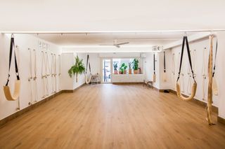 Alquiler Local Comercial en Navarra 61. Actividad de yoga! céntrico y diáfano!!