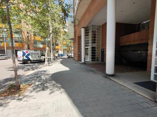 Car parking  Joan miro. Magnífica plaza con fácil acceso