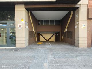 Miete Autoparkplatz in Avenida roma 43. Para coche pequeño