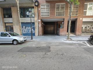 Location Parking voiture à Calle bordeus 39. Fácil acceso
