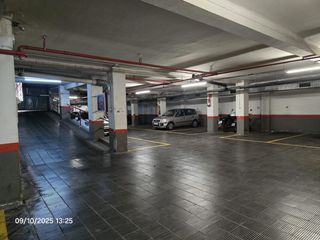 Car parking  Carrer sants. Varias plazas en venta