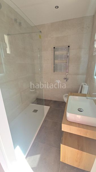 Foto e4cea91b-151e-4e56-869f-8021ee67ad35. Casa adossada a Alella