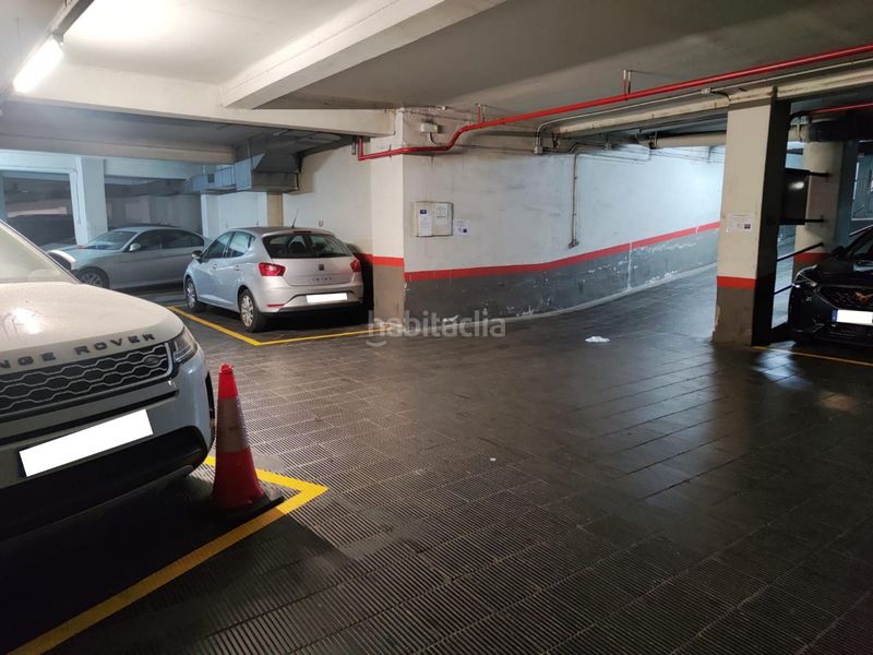 Foto 613c2781-ed16-4c4c-acff-8bfee15fa065. Aparcament cotxe a Sants Barcelona