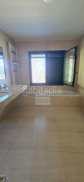 Foto bead4609-2bdc-4fd7-b2e2-ed211668d923. Casa amb calefacció aparcament piscina a Migjorn Reus