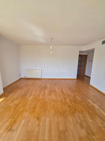 Foto 3cb52045-ee65-4ba6-9abf-008cbc3c7c1a. Alquiler dúplex con vistas a mar, ascensor a pk en Masnou (El)