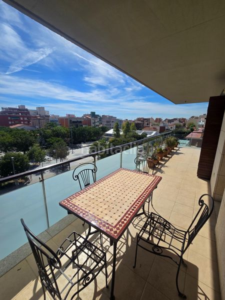 Foto d089d9c6-dc26-4d42-9213-b6707dda46a1. Alquiler dúplex con vistas a mar, ascensor a pk en Masnou (El)