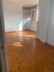 Location Appartement  Avinguda del carrilet. Piso reformado de 3 hab, con ascensor