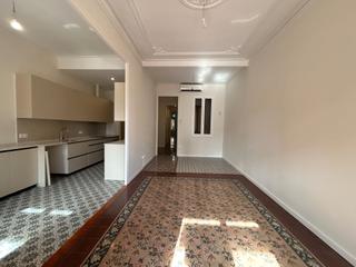 Location Appartement  Carrer d'enric granados 11. Magnífica vivienda ubicada en una finca regia del año 1900.