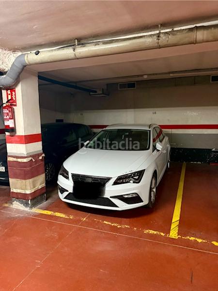 Foto 7af6fd9a-8e72-4f85-8618-fcaf28179fb3. Parking voiture dans Prosperitat Barcelona