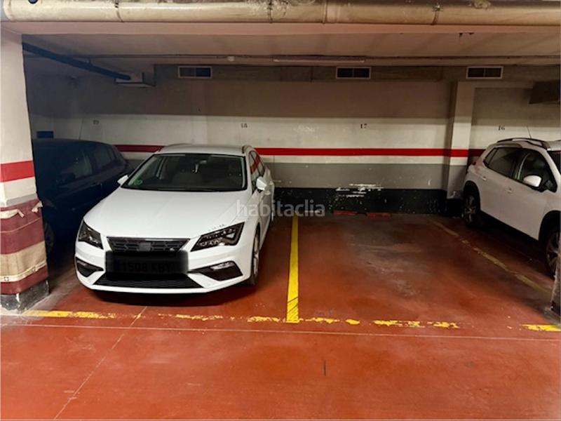 Foto b6b10ee1-147b-4d09-b70d-f6298962b44a. Parking voiture dans Prosperitat Barcelona