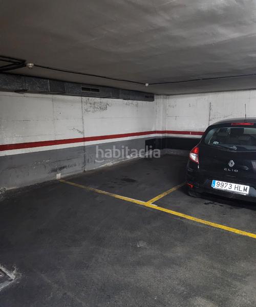Foto cfb32ab6-4bf9-49bb-be59-3add8e1c1b07. Autoparkplatz in Prosperitat Barcelona