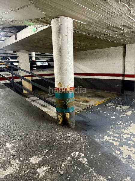 Foto ed0281eb-3730-4ead-8eae-0afa3ed045b1. Parking voiture dans Prosperitat Barcelona