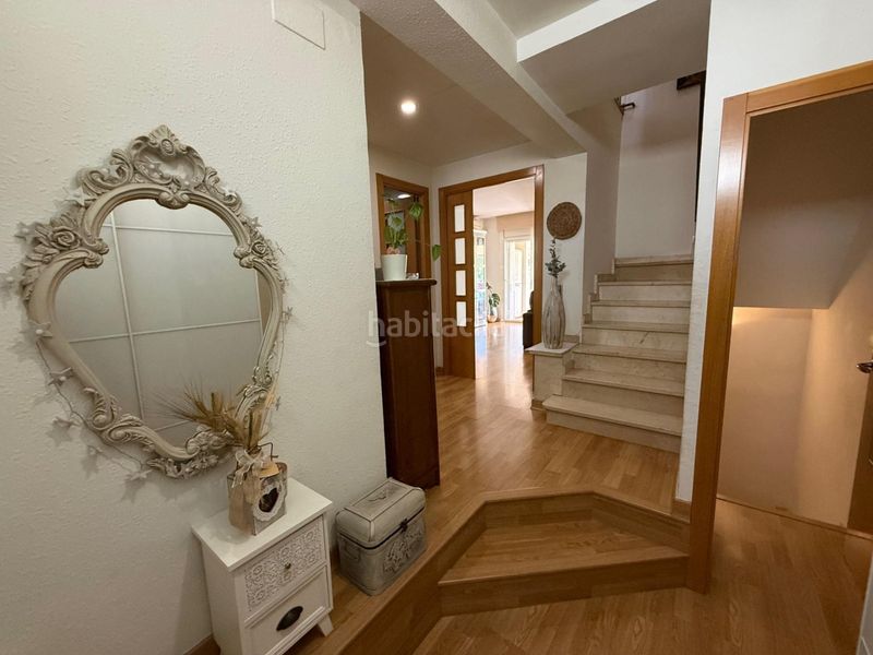 Foto 0f061469-ef98-46ac-9190-7e45f759e98e. Casa adossada amb xemeneia calefacció aparcament a Barberà del Vallès