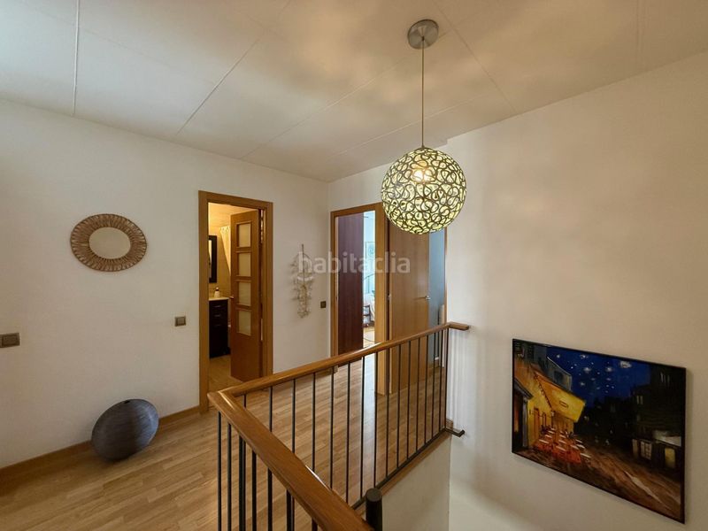 Foto b522e937-c97f-4bda-b6b6-3b0c436d3699. Casa adossada amb xemeneia calefacció aparcament a Barberà del Vallès