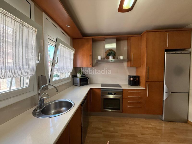 Foto d89aa647-7efc-41e0-8f51-ffcacbac0bed. Casa adossada amb xemeneia calefacció aparcament a Barberà del Vallès