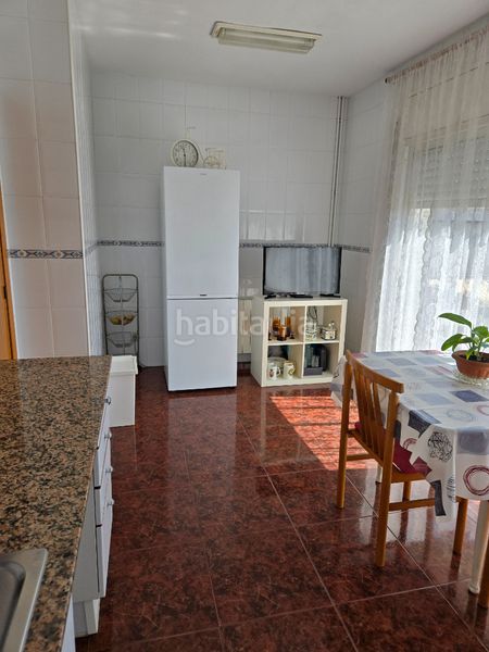 Foto 41000d43-1291-4ce0-bb41-2bed11dd08d2. Casa aparellada amb calefacció aparcament a Roc Blanc Terrassa