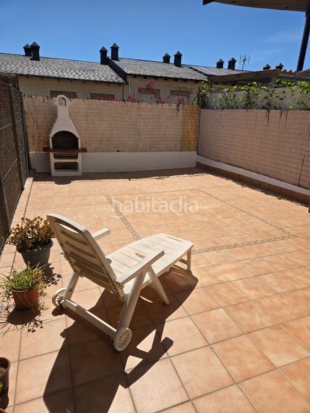 Foto 74a05d17-833a-462f-ad5d-a510cb517e31. Casa aparellada amb calefacció aparcament a Roc Blanc Terrassa