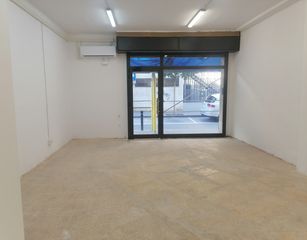 Miete Geschäftsraum  Carrer de bellaterra. Local en zona de paso frente centro de atención primaria. cerca