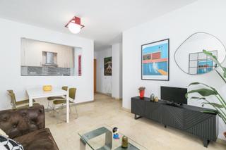 Etagenwohnung  Carrer de rull. Piso exterior en finca moderna del gòtic – calle peatonal, ascen
