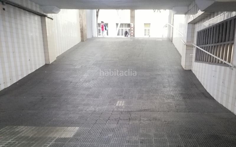 Foto 7d7c0444-138b-481a-a5b4-8d795535088d. Lloguer aparcament cotxe a Sant Antoni Barcelona