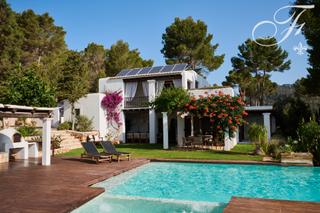 Masía en Sant Jordi de Ses Salines-Sant Francesc. Villa de lujo con vistas al mar en ibiza (km 2,8)