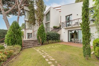 Chalet en Torre Valentina-Mas Vilar de La Mutxada-Treumal. Villa de lujo de diseo nico con vistas al mar en venta en torr