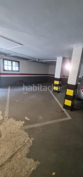 Foto e6a3309a-8ac9-4017-8095-8bb7603f36f1. Parking coche en carrer d'álvarez 23 en Arxiu Sant Cugat del Vallès