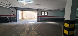 Car parking in Carrer d'Álvarez 23