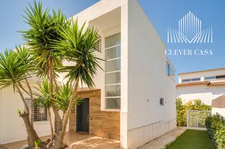 Chalet à Nord. Exclusiva casa independiente con piscina y vistas al mar en vila