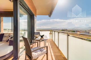Àtic a Parets del Vallès. Ático esquinero con terraza y piscina comunitaria en nous jardin