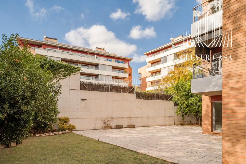 Foto b0a51ad1-04a2-4738-a8c4-b068bc678840. Ground floor with heating parking pool in Parc Central Sant Cugat del Vallès