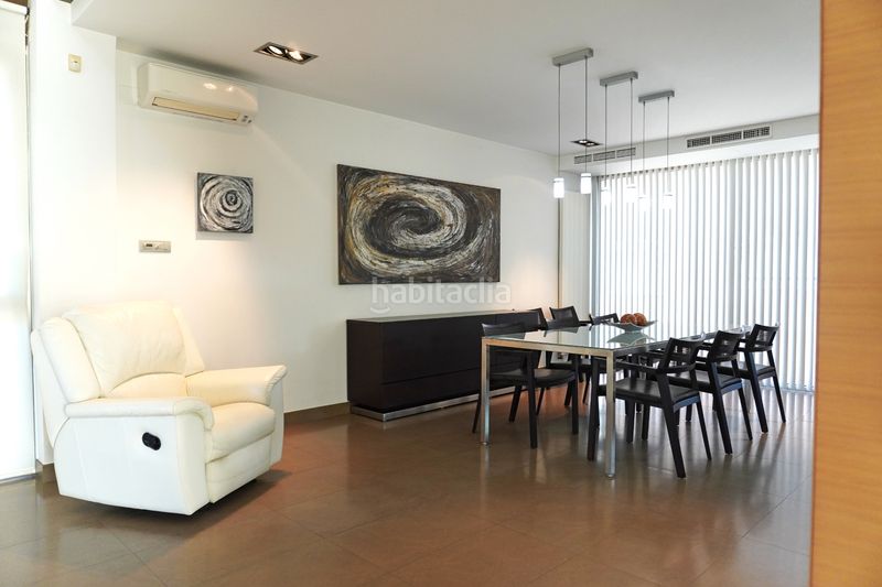 Foto 3dcf62ed-ef43-4d45-ad47-f592982b3658. Chalet avec chauffage parking piscine dans Miramar