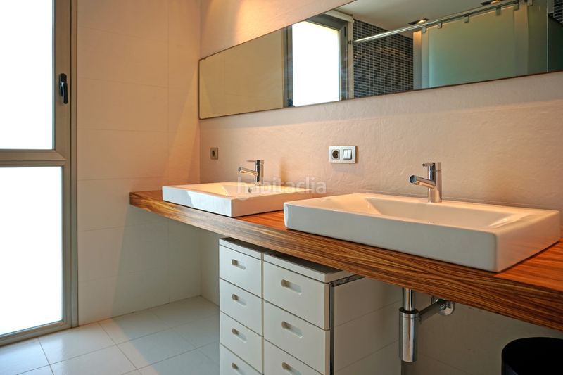 Foto 489f6d03-a10c-48ab-9021-39a7bc2c0d65. Chalet avec chauffage parking piscine dans Miramar