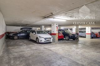 Parking coche en Avinguda del paral·lel 179