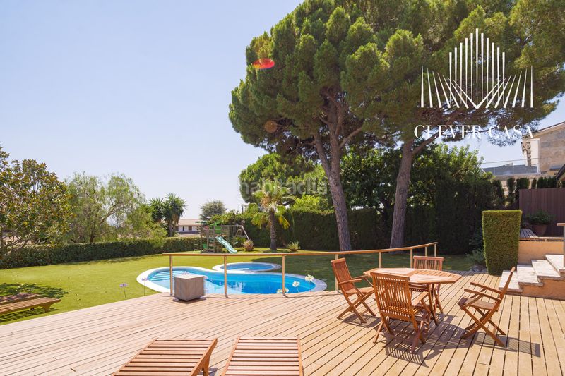 Foto c6b7c0b9-f50f-41d6-8d16-e323d47a07c8. Xalet amb xemeneia calefacció aparcament piscina a Alella