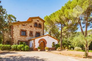 Chalet in Castellví de Rosanes. Exclusiva villa mediterránea de 414 m² con licencia turística, m
