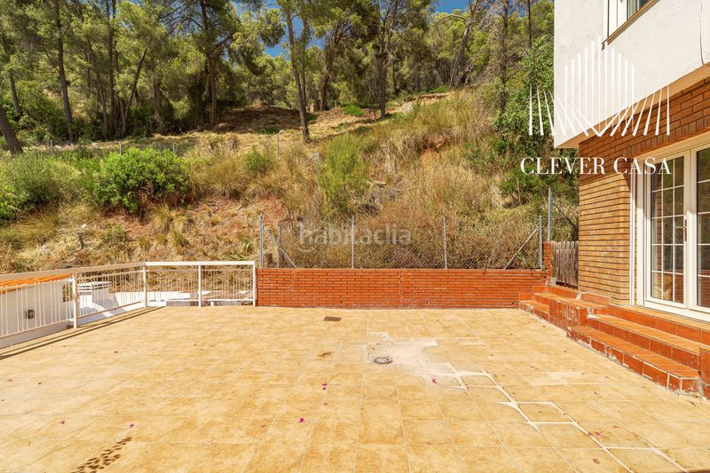 Foto 2989c009-14d4-4547-b064-55ab55352afe. Xalet amb xemeneia calefacció aparcament piscina a Torrelles de Llobregat