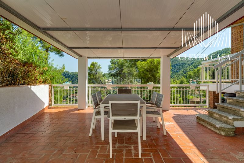Foto 3d8c4ed4-9d0b-4f48-b2da-45137800ab07. Xalet amb xemeneia calefacció aparcament piscina a Torrelles de Llobregat