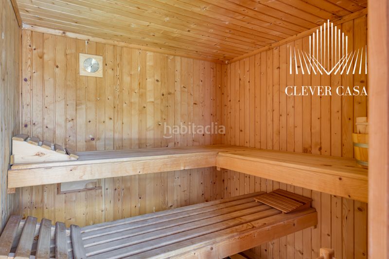 Foto 54ff9059-fb76-47e5-8a37-a815caf41886. Xalet amb xemeneia calefacció aparcament piscina a Torrelles de Llobregat