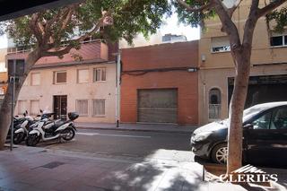 Locale commerciale  Carrer de claramunt