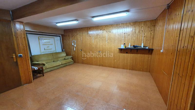 Foto 9761f78f-8825-43bb-8e01-a2f5de0054aa. Rent business premise in carrer d'enric granados 35 in Barberà del Vallès