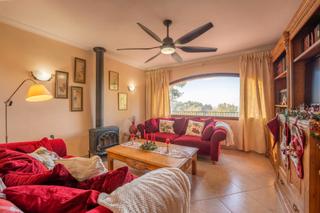 Country house  Passeig antoni estarellas. Chalet independiente en bunyola