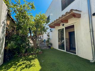 Rez-de-chaussée à Carrer rosa 21. Planta baja con terraza en el pintoresco pueblo de selva