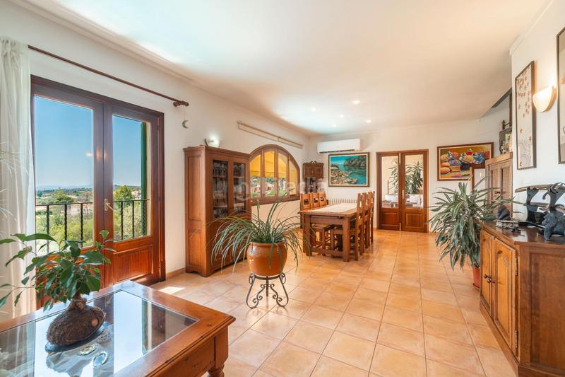 Foto 1d111740-f948-4fca-b0dd-8b2b3b04b1c0. Chalet con camino riscaldamento parcheggio piscina in Selva