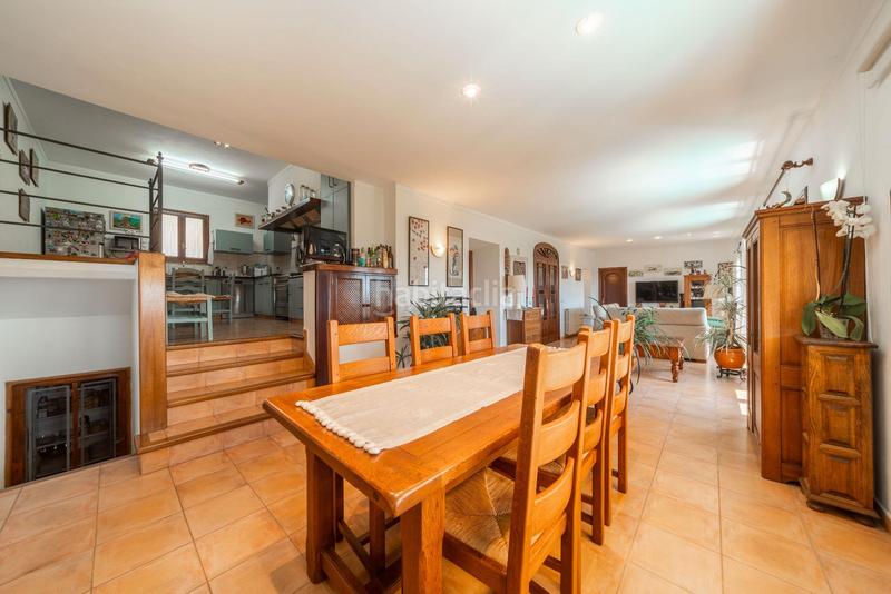 Foto 36db7c17-6341-4fdd-a61e-848e3f840771. Chalet con camino riscaldamento parcheggio piscina in Selva