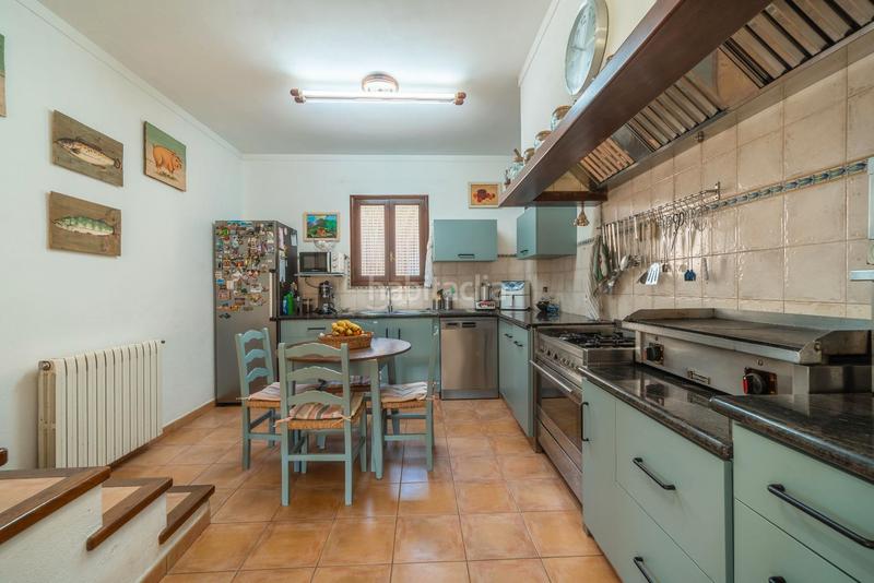 Foto 6bd84e56-a755-4db6-bf7f-cfcc37c90459. Chalet con camino riscaldamento parcheggio piscina in Selva