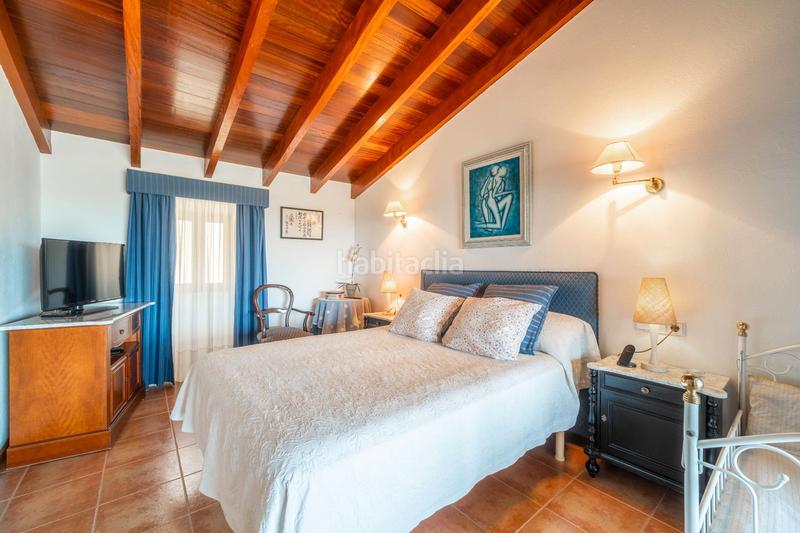 Foto d1cb610e-0bd0-4bce-82d9-3e2aeab3f0f3. Chalet con camino riscaldamento parcheggio piscina in Selva